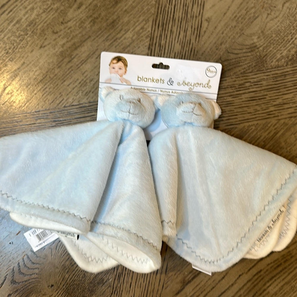 NWT Blankets & Beyond Adorable Nunus